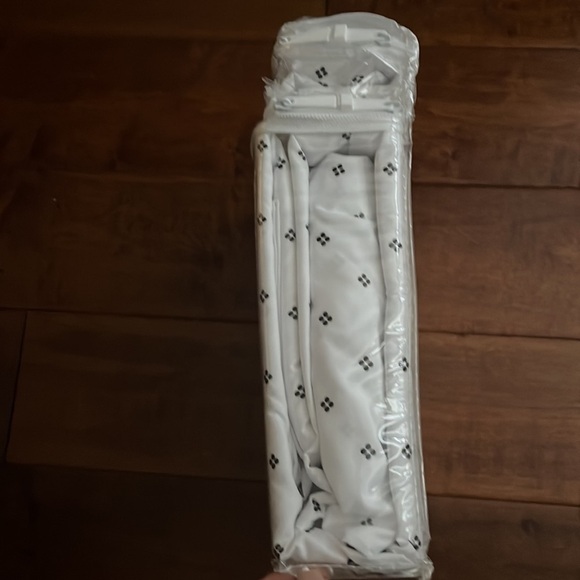 NWT Charisma black Dimond Twin orTwin XL 4 Piece Sheet Set - Picture 5 of 5